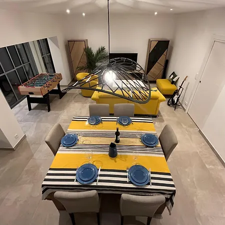 Maison Renovee Avec Patio A Pied *